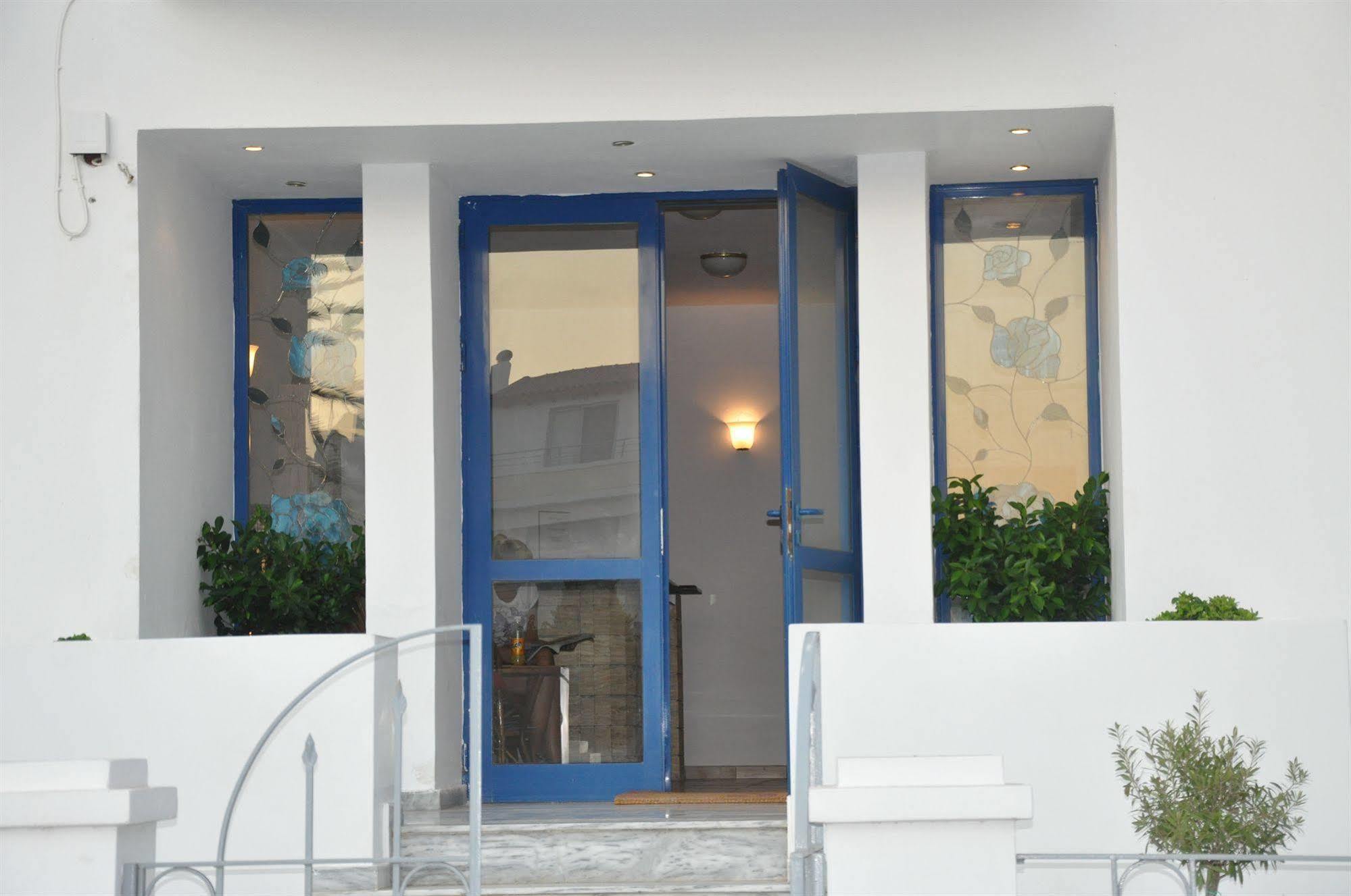 Blue Roses Aparthotel Ixia  Exteriör bild